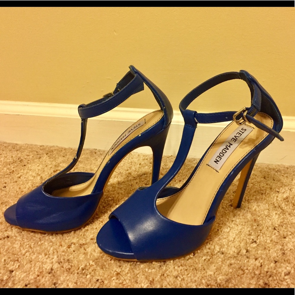 Electric blue Steve Madden peep toe heels